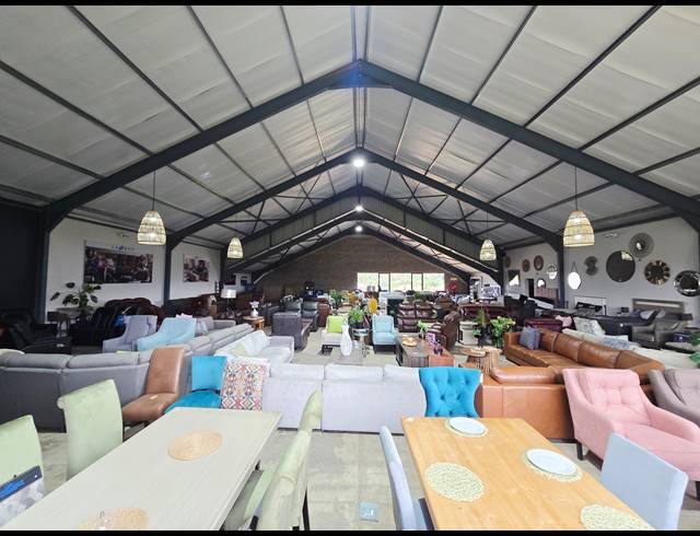 700M² SHOWROOM FOR SALE IN RUIMSIG NOORD